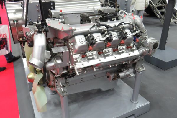 Động cơ khí V8 cho máy kéo RSM 2400 - Sputnik Việt Nam