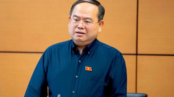 Bí thư Thành ủy Quảng Ninh Quản Minh Cường phát biểu tại phiên thảo luận tổ sáng 18/10 - Sputnik Việt Nam