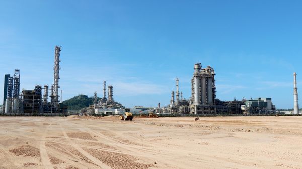 Trong 6 tháng tỉnh Quảng Ngãi cấp cho chủ đầu tư dự án san lấp Dự án nâng cấp mở rộng Nhà máy lọc dầu Dung Quất 2,3 triệu m3 đất - Sputnik Việt Nam
