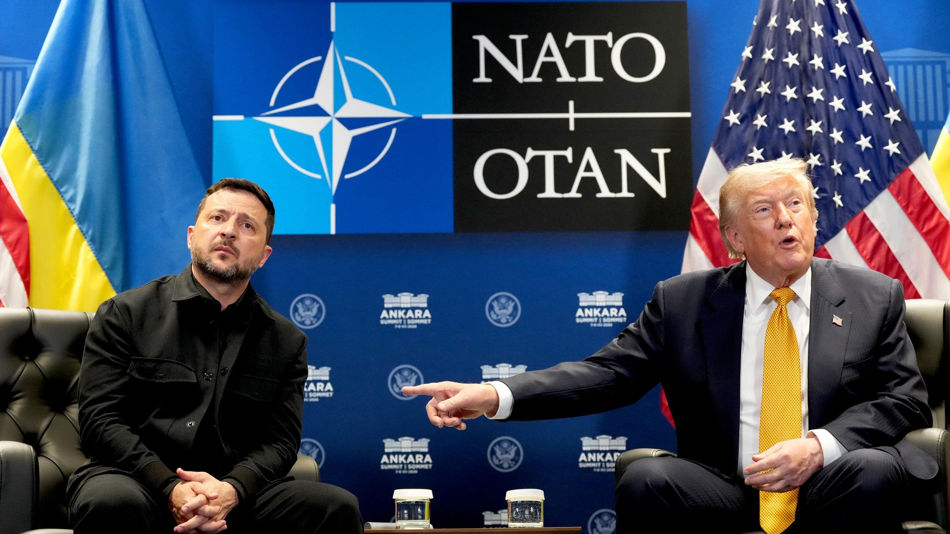 Tổng thống Vladimir Zelensky và Tổng thống Mỹ Donald Trump trong cuộc gặp tại Ankara, Thổ Nhĩ Kỳ Tổng thống Vladimir Zelensky và Tổng thống Mỹ Donald Trump trong cuộc gặp tại Ankara, Thổ Nhĩ Kỳ - Sputnik Việt Nam, 1920, 19.10.2026