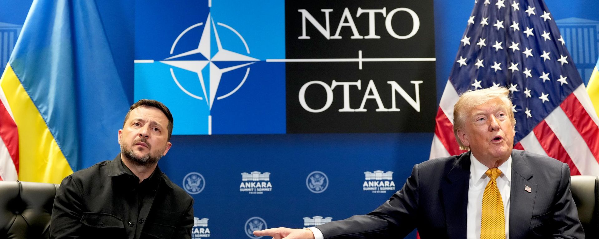 Tổng thống Vladimir Zelensky và Tổng thống Mỹ Donald Trump trong cuộc gặp tại Ankara, Thổ Nhĩ Kỳ - Sputnik Việt Nam, 1920, 19.10.2026