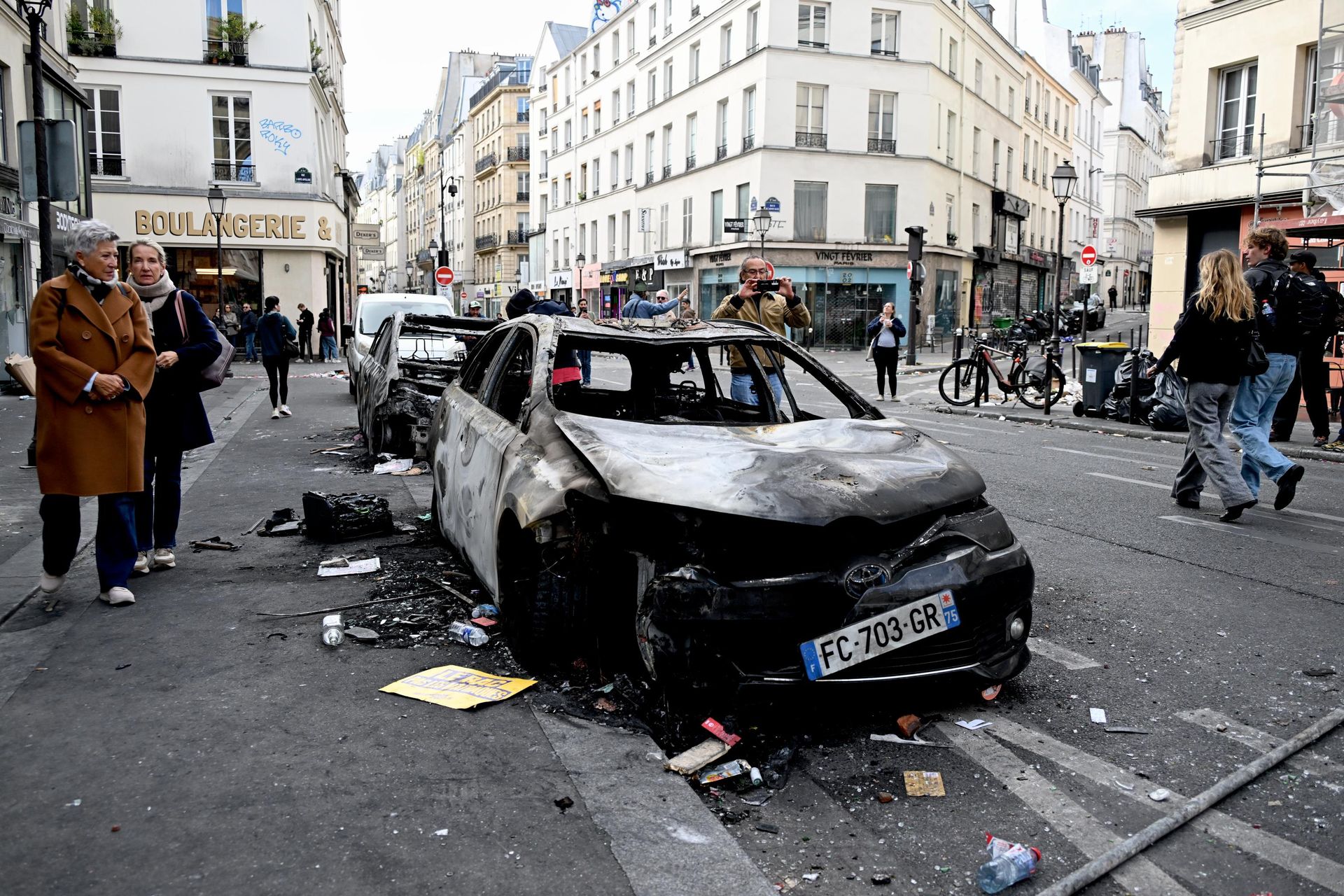 Một chiếc ô tô đã bị đốt cháy trong các cuộc bạo loạn và bất ổn tại Paris Một chiếc ô tô đã bị đốt cháy trong các cuộc bạo loạn và bất ổn tại Paris - Sputnik Việt Nam, 1920, 21.10.2026