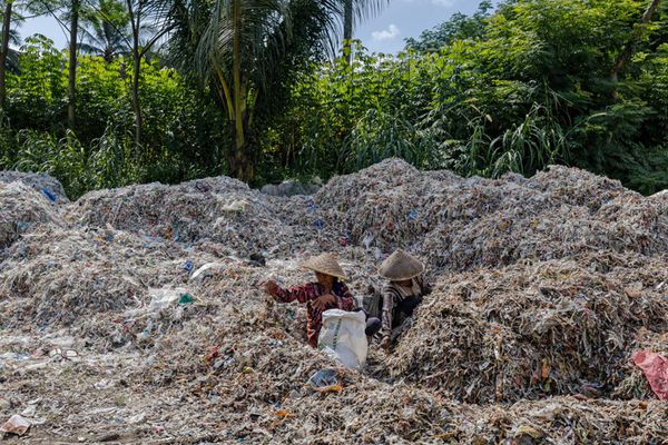Tác phẩm Not Our Waste của nhiếp ảnh gia Indonesia Garry Lotulung. Giải Nhì. Hạng mục: Hành tinh của tôi, ảnh đơn. - Sputnik Việt Nam