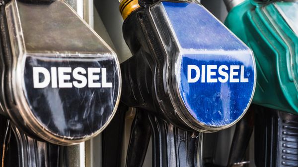 Nhiên liệu diesel tại một trạm xăng - Sputnik Việt Nam