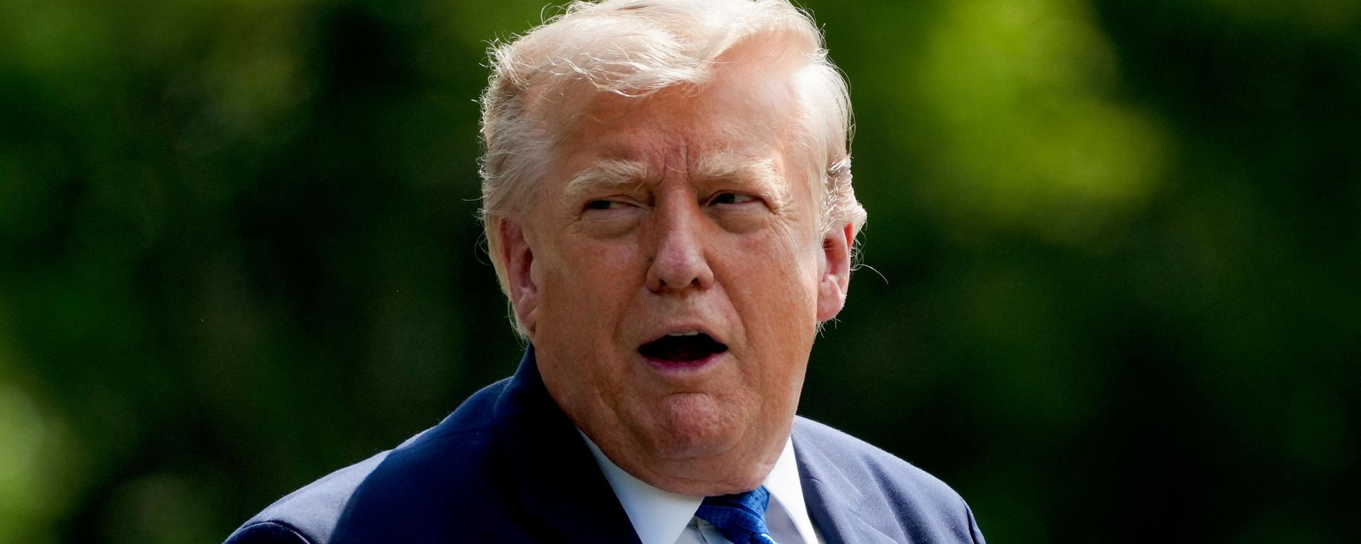 President Donald Trump departs following a cabinet meeting at Camp David, near Thurmont, Md., Friday, July 31, 2026 - Sputnik Việt Nam, 1920, 25.10.2026