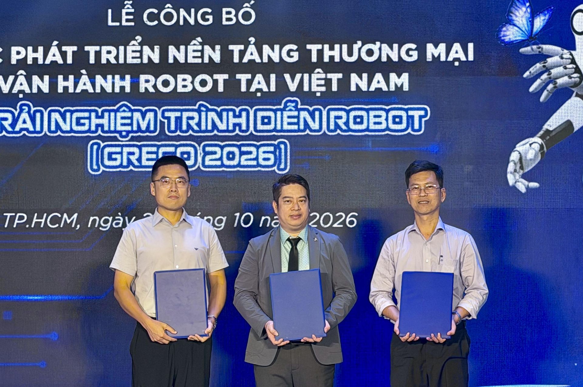 Đại diện các đơn vị hợp tác phát triển nền tảng thương mại và vận hành robot tại Việt Nam trong khuôn khổ sự kiện - Sputnik Việt Nam, 1920, 27.10.2026