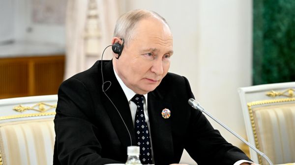 Tổng thống Liên bang Nga Vladimir Putin tiến hành các cuộc gặp bên lề Hội nghị thượng đỉnh và Diễn đàn “Nga – châu Phi” lần thứ ba tại Moskva - Sputnik Việt Nam
