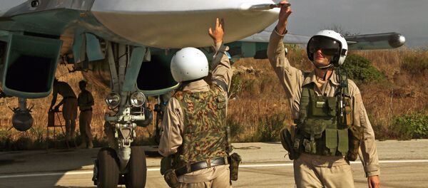 Phi công Nga tại căn cứ không quân Hmeymim - Sputnik Việt Nam
