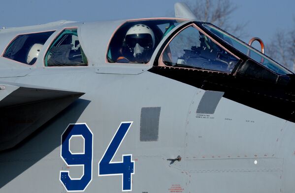 Một trong ba máy bay MiG-31BM hiện đại hóa đầu tiên sau khi hạ cánh xuống sân bay quân sự ở Vladivostok - Sputnik Việt Nam