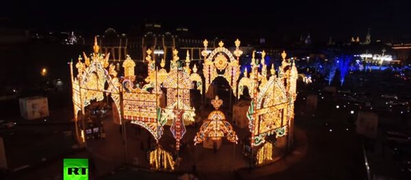 Máy bay không người lái quay cảnh Năm Mới Moskva Máy bay không người lái quay cảnh Năm Mới Moskva - Sputnik Việt Nam