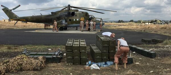 Trực thăng tấn công  Mi-24 của Nga xuất kích từ sân bay Hmeymim ở Syria - Sputnik Việt Nam