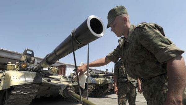 Военнослужащий 201-й Гатчинской дважды Краснознамённой военной базы, расположенной на территории Таджикистана - Sputnik Việt Nam