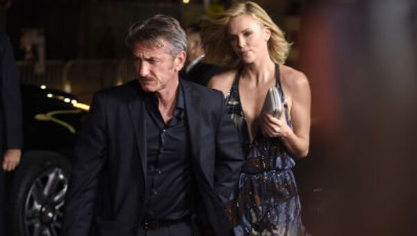 Sean Penn và Charlize Theron - Sputnik Việt Nam