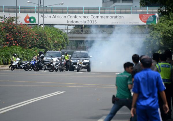 Cảnh sát tại hiện trường vụ nổ ở Jakarta - Sputnik Việt Nam