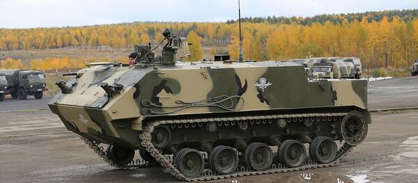 Rakushka có nghĩa “vỏ ốc”, là tên gọi một loại xe vận tải bọc thép bánh xích của Nga. - Sputnik Việt Nam