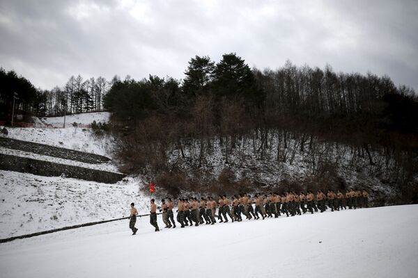 Tập trận chung của lính thủy quân lục chiến Mỹ và Hàn Quốc ở Pyeongchang - Sputnik Việt Nam