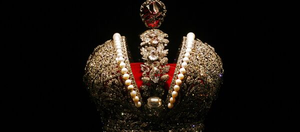 Vương miện hoàng đế cỡ đại, năm 1762. Vàng, bạc, kim cương, ngọc trai, hợp kim spinel. - Sputnik Việt Nam