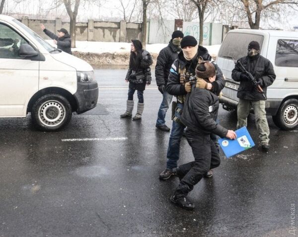 Bắt giữ và tịch thu – quà Tết kiểu Ukraina cho người Việt Bắt giữ và tịch thu – quà Tết kiểu Ukraina cho người Việt - Sputnik Việt Nam