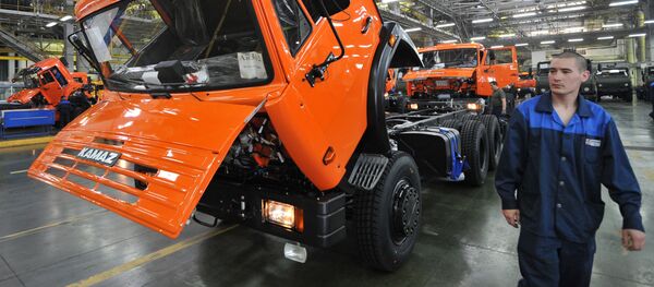 Một xưởng lắp ráp thân xe và khung gầm của KamAZ - Sputnik Việt Nam