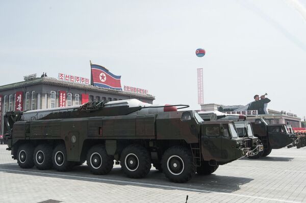 Tên lửa Bắc Triều Tiên tại cuộc diễu hành Tên lửa Bắc Triều Tiên tại cuộc diễu hành - Sputnik Việt Nam