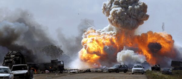 Biểu tình phản đối tại Libya, năm 2011 - Sputnik Việt Nam