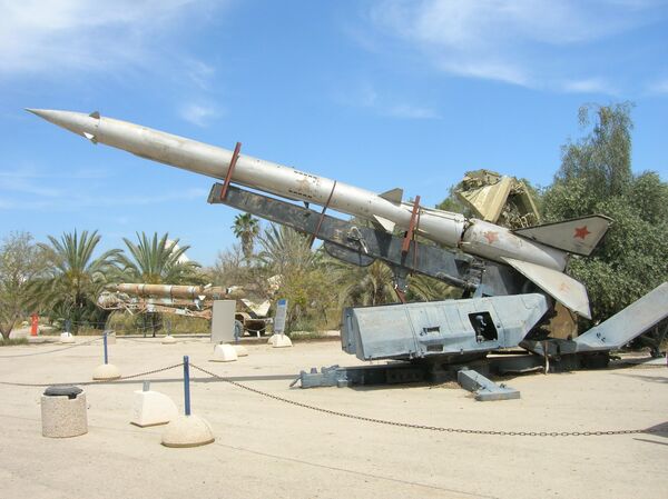 Tên lửa của Liên Xô S-75 Dvina Tên lửa của Liên Xô S-75 Dvina - Sputnik Việt Nam