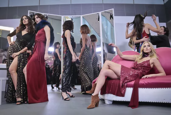 Sự tập thời trang nhà Diane von Furstenberg ở New York Sự tập thời trang nhà Diane von Furstenberg ở New York - Sputnik Việt Nam