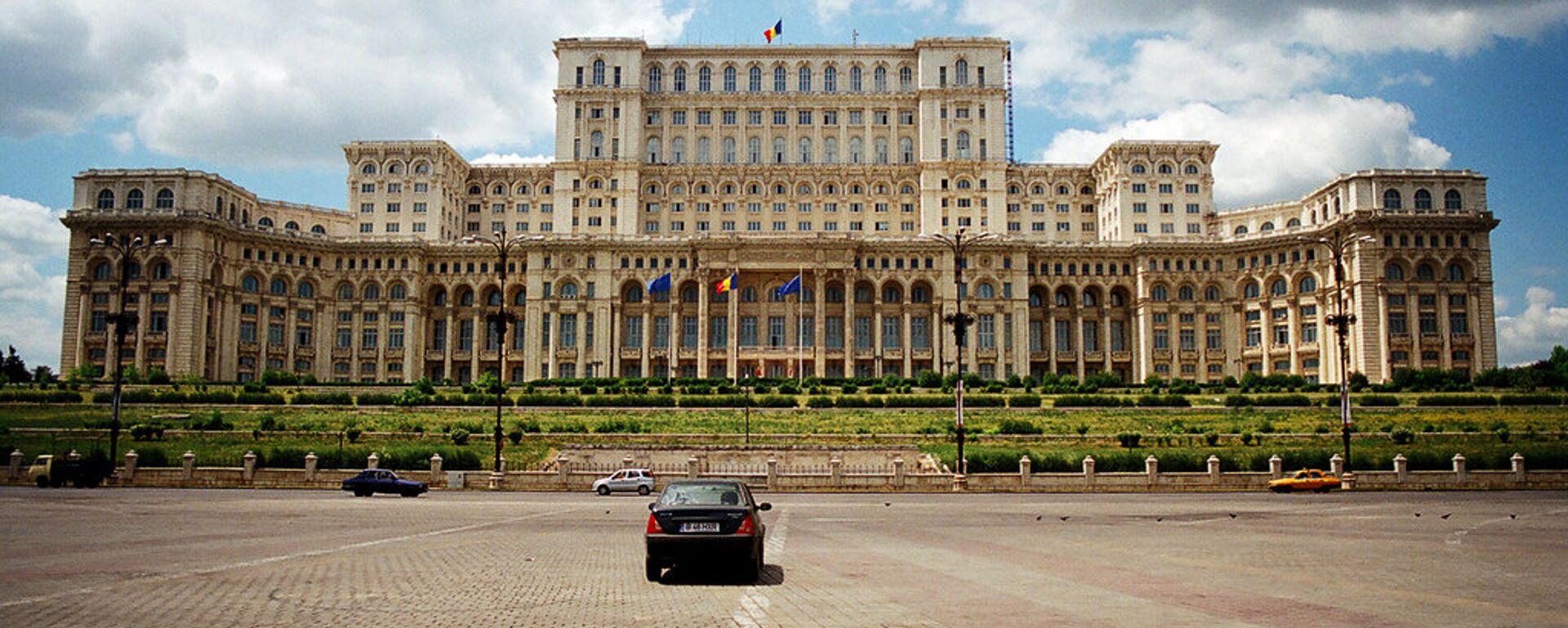 Cung Nghị viện ở Bucharest, Romania.  - Sputnik Việt Nam, 1920, 19.05.2025
