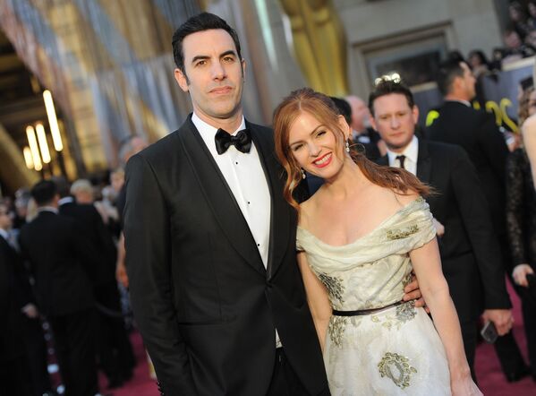 Diễn viên Mỹ Sacha Baron Cohen và cô vợ Isla Fisher - Sputnik Việt Nam