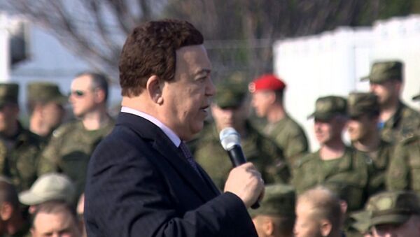 Ca sĩ nổi tiếng Iosif Kobzon hát phục vụ các chiến sĩ Nga tại căn cứ không quân Hmeymim ở Latakia - Sputnik Việt Nam