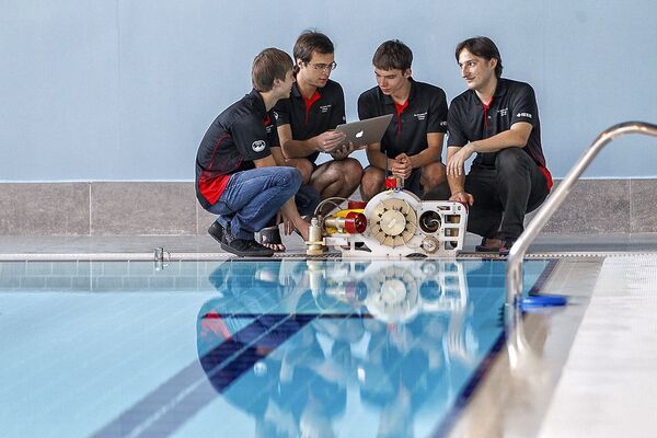 Các sinh viên Nga tham gia Giải vô địch châu Á về kỹ thuật robot Các sinh viên Nga tham gia Giải vô địch châu Á về kỹ thuật robot - Sputnik Việt Nam