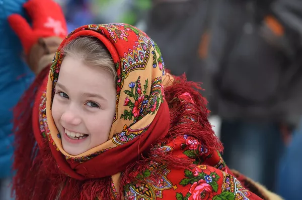 Bé gái trong ngày lễ “Maslenitsa rộng mở - 2016” ở Kazan Bé gái trong ngày lễ “Maslenitsa rộng mở - 2016” ở Kazan - Sputnik Việt Nam