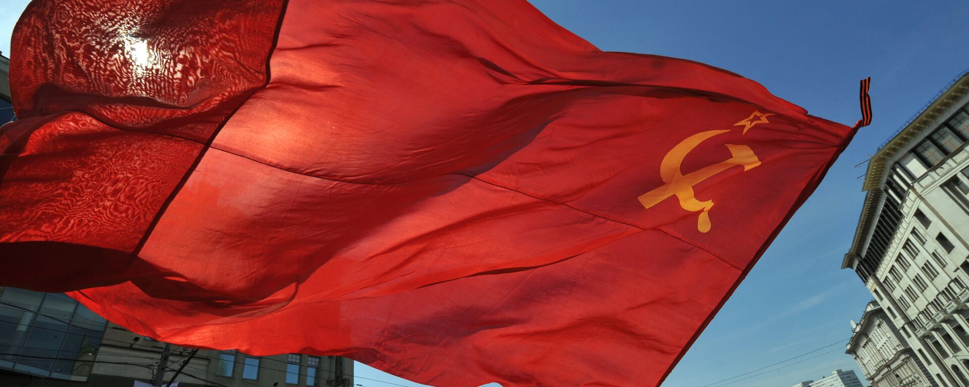 Lá cờ Liên Xô - Sputnik Việt Nam, 1920, 09.05.2026