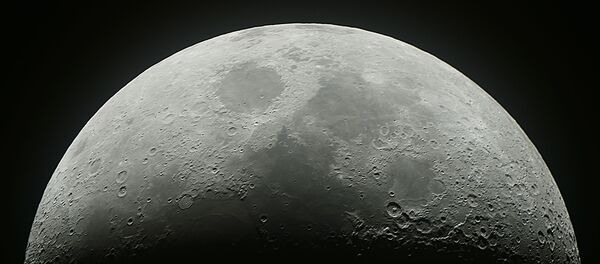 Trăng non trên bầu trời Moskva - Sputnik Việt Nam