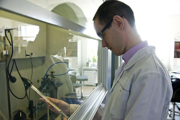 Nhà khoa học Đại học Viễn Đông đang tiến hành nghiên cứu  - Sputnik Việt Nam