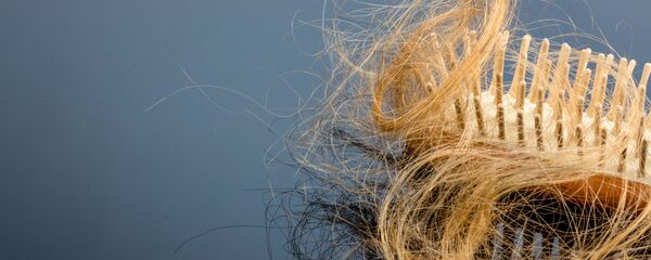 Tóc trên lược. - Sputnik Việt Nam