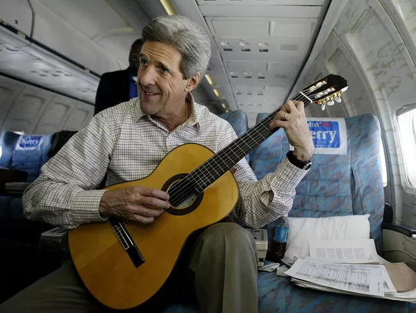Ông John Kerry trong chiến dịch tranh cử Tổng thống Hoa Kỳ năm 2004 Ông John Kerry trong chiến dịch tranh cử Tổng thống Hoa Kỳ năm 2004 - Sputnik Việt Nam