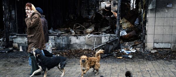 Жители на улице Донецка Жители на улице Донецка - Sputnik Việt Nam