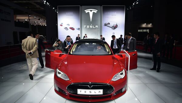 Tesla Model S P85d - Sputnik Việt Nam