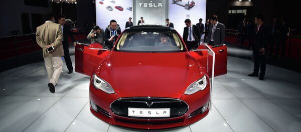 Tesla Model S P85d - Sputnik Việt Nam