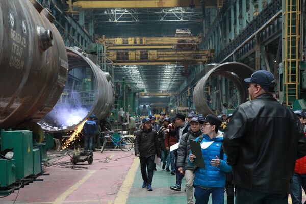 Sinh viên Việt Nam đang thực tập tại Volgodonsk (nhà máy điện hạt nhân Rostov) - Sputnik Việt Nam