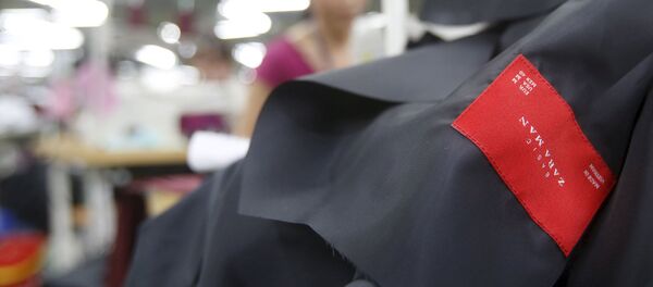 Các công nhân một nhà máy dệt ở Hà Nội, Việt Nam - Sputnik Việt Nam