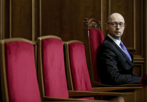 Thủ tướng Ukraina Arseniy Yatsenyuk tại cuộc họp đầu tiên của tân nghị viện ở Kiev. - Sputnik Việt Nam