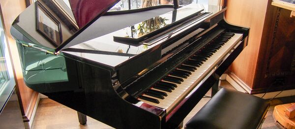 Piano - Sputnik Việt Nam