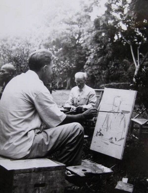 Họa sĩ Alexey Kuznetsov vẽ Chũ tịch Hồ Chí Minh Họa sĩ Alexey Kuznetsov vẽ Chũ tịch Hồ Chí Minh - Sputnik Việt Nam