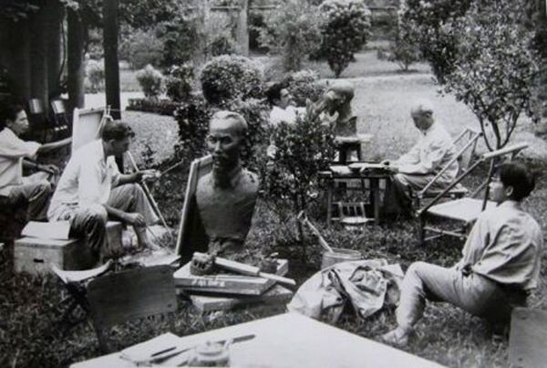 Những họa sĩ vẽ Chủ tịch Hồ Chí Minh Những họa sĩ vẽ Chủ tịch Hồ Chí Minh - Sputnik Việt Nam