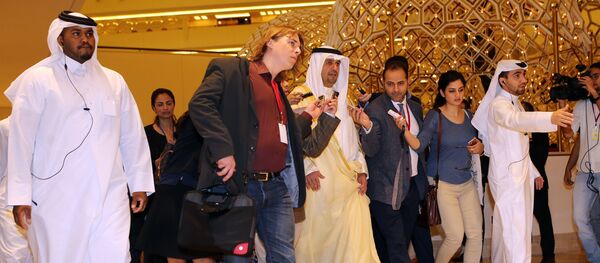 Bộ trưởng tài chính Kuwaiti  Anas al-Saleh đến dự hôi cuộc gặp  các nước OPEC tại Doha - Sputnik Việt Nam