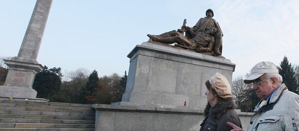 Đài tưởng niệm người lính Hồng quân tại Warszawa - Sputnik Việt Nam