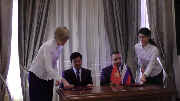 Ban lãnh đạo “Trung tâm Y tế doanh nghiệp Tomsk” và công ty «Petrosetco» ký kết biên bản ghi nhớ hợp tác Ban lãnh đạo “Trung tâm Y tế doanh nghiệp Tomsk” và công ty «Petrosetco» ký kết biên bản ghi nhớ hợp tác - Sputnik Việt Nam