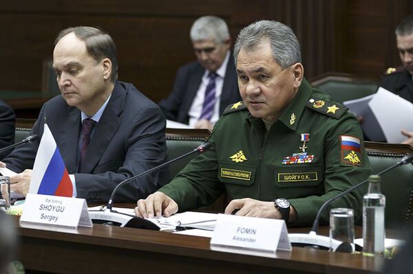 Bộ trưởng Quốc phòng Nga Sergei Shoigu tại cuộc gặp Bộ trướng quốc phòng Việt Nam Ngô Xuân Lịch. - Sputnik Việt Nam